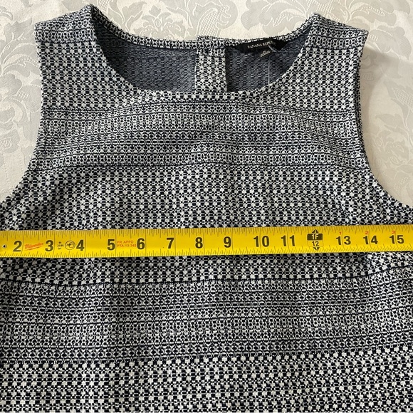 Banana Republic Black White Top Button Back Sleeveless Top Women Size Small NWT - Picture 3 of 7